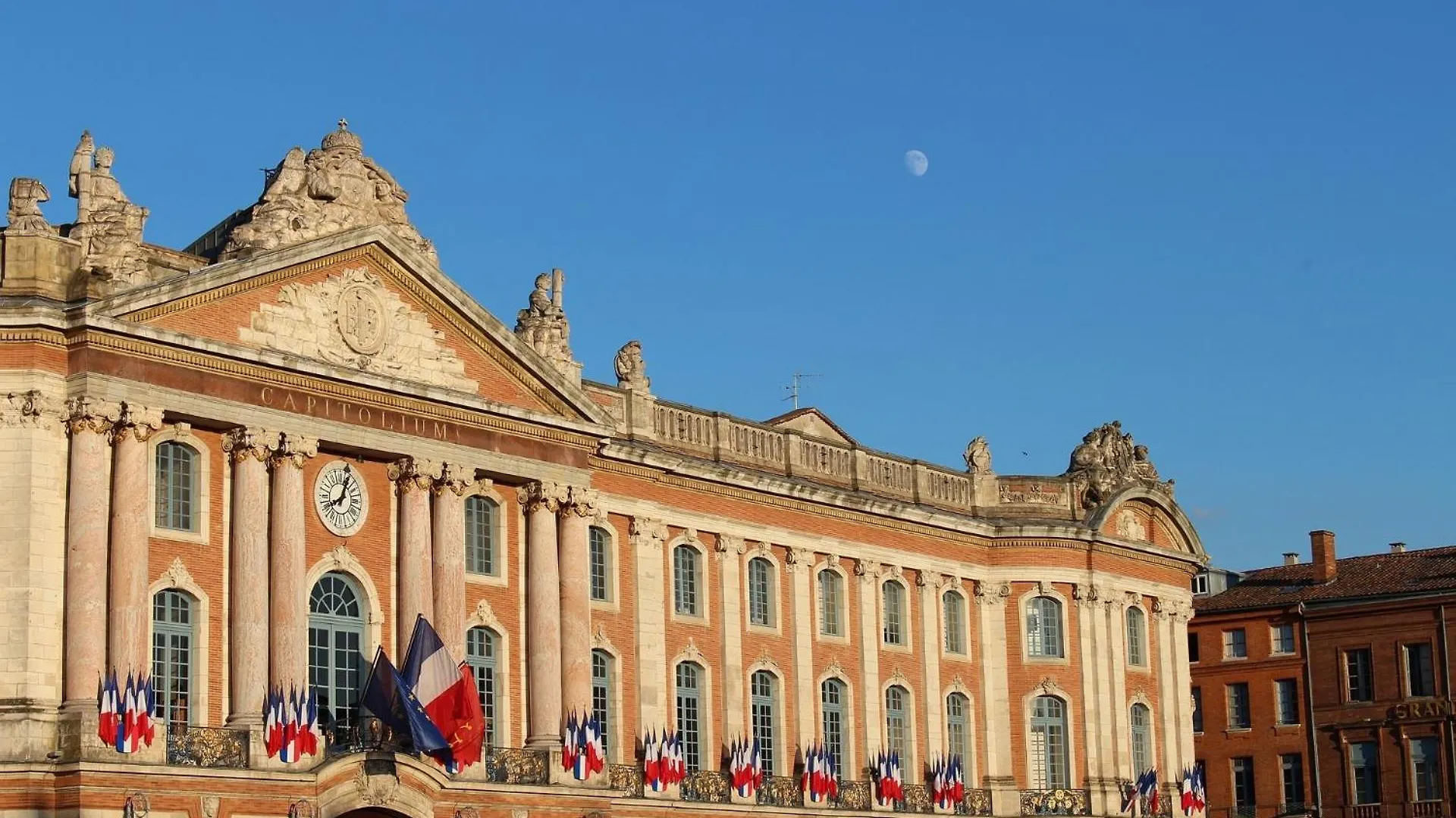 Hotel Restaurant D'Occitanie Тулуза